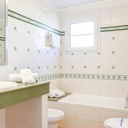 Binibequer Vell Sleeps 7 Pool Air Con Wifi *